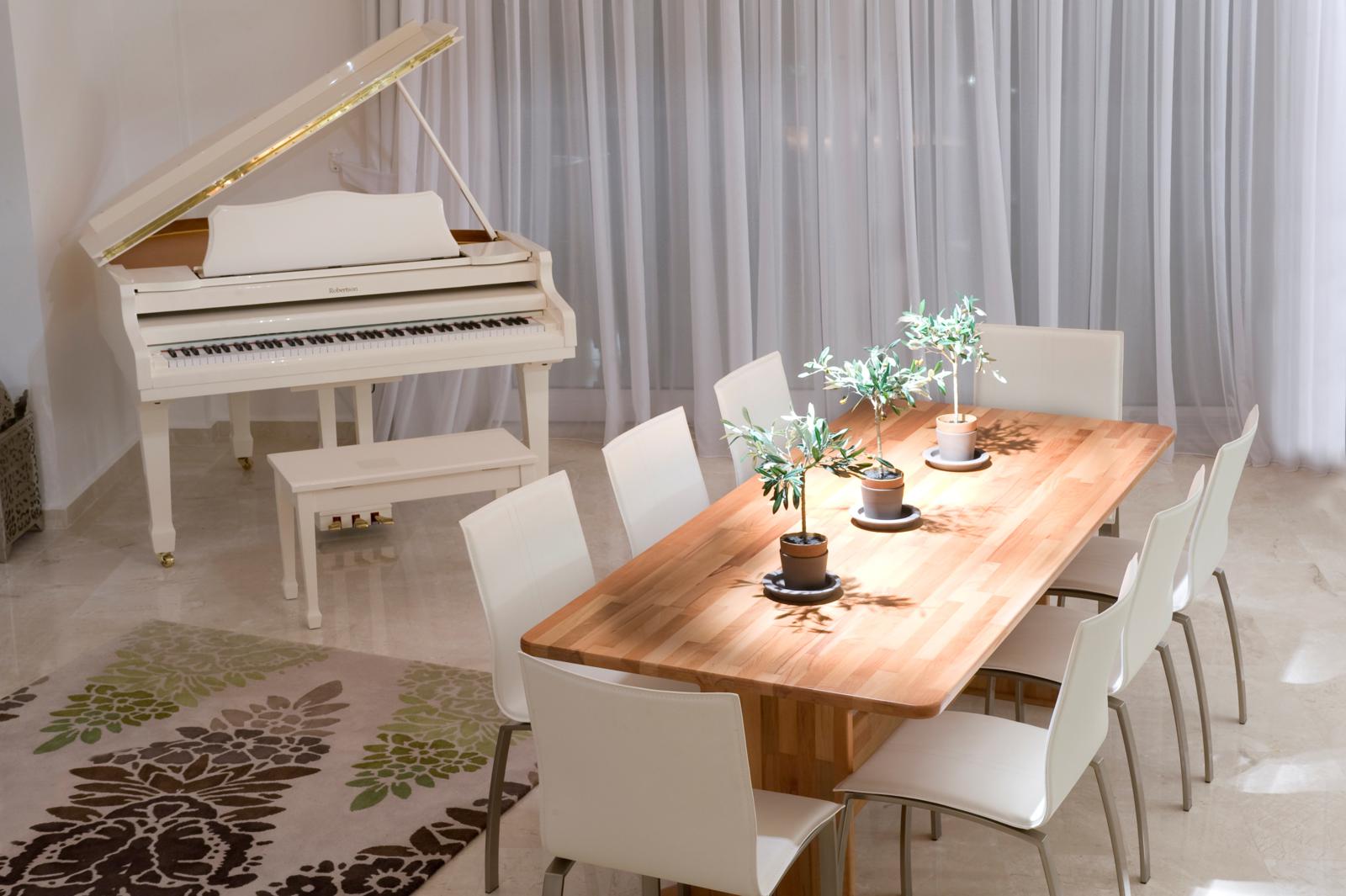 Beautifully furnished throughout